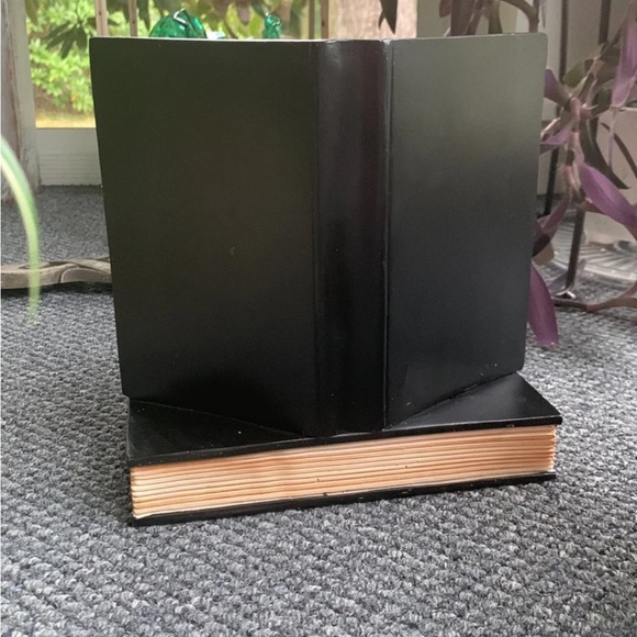 Martha Stewart Light-Up Magic Spell Book Witch Skull Potion Halloween - Picture 6 of 12